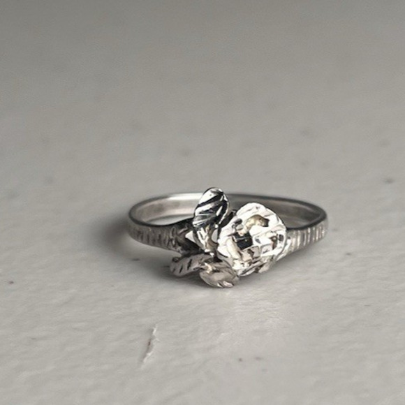 Sterling Silver 925 Rose Flower Ring Vintage Floral Design Etched Band Size 7.5 - Picture 10 of 10